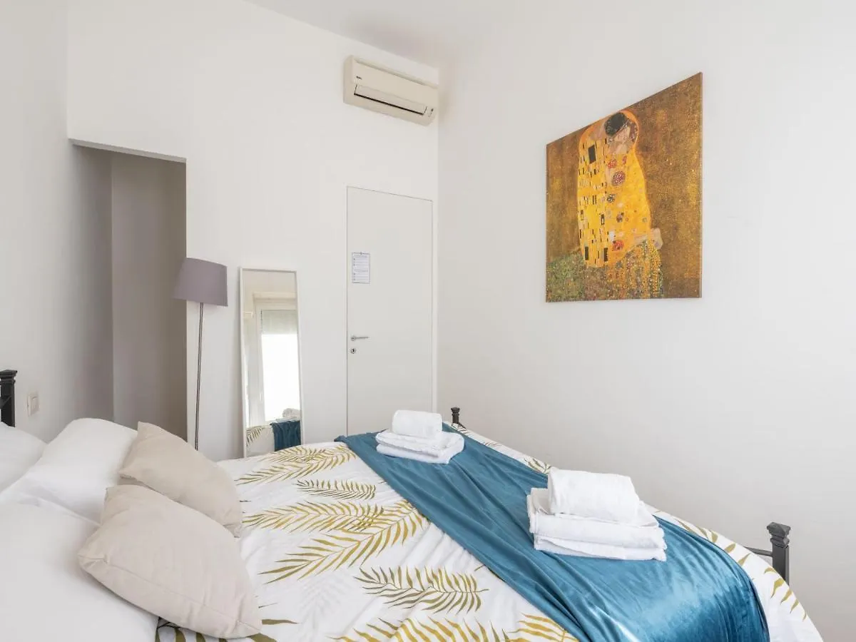 The Best Rent - Comfortable One Bedroom Apartment In Milan Downtown