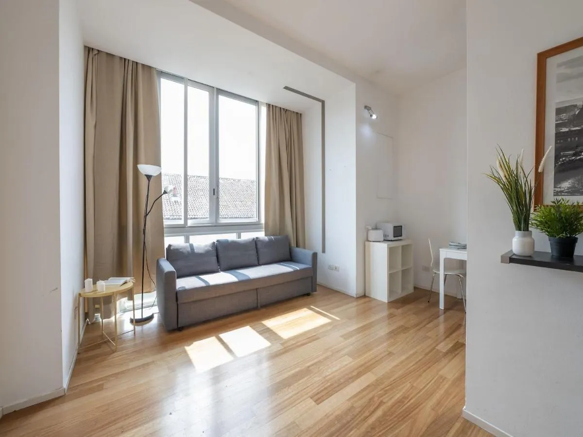 The Best Rent - Comfortable One Bedroom Apartment In Milan Downtown