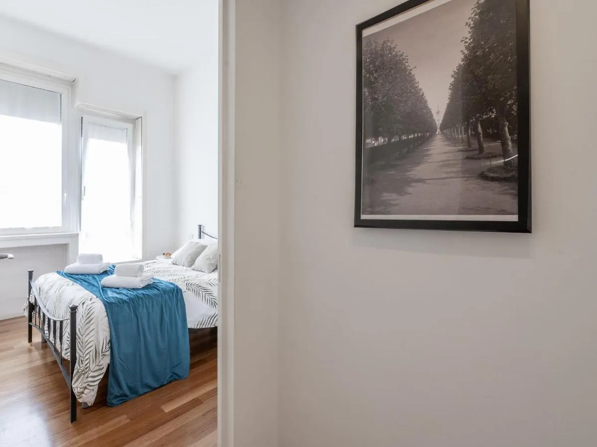 The Best Rent - Comfortable One Bedroom Apartment In Milan Downtown Italy