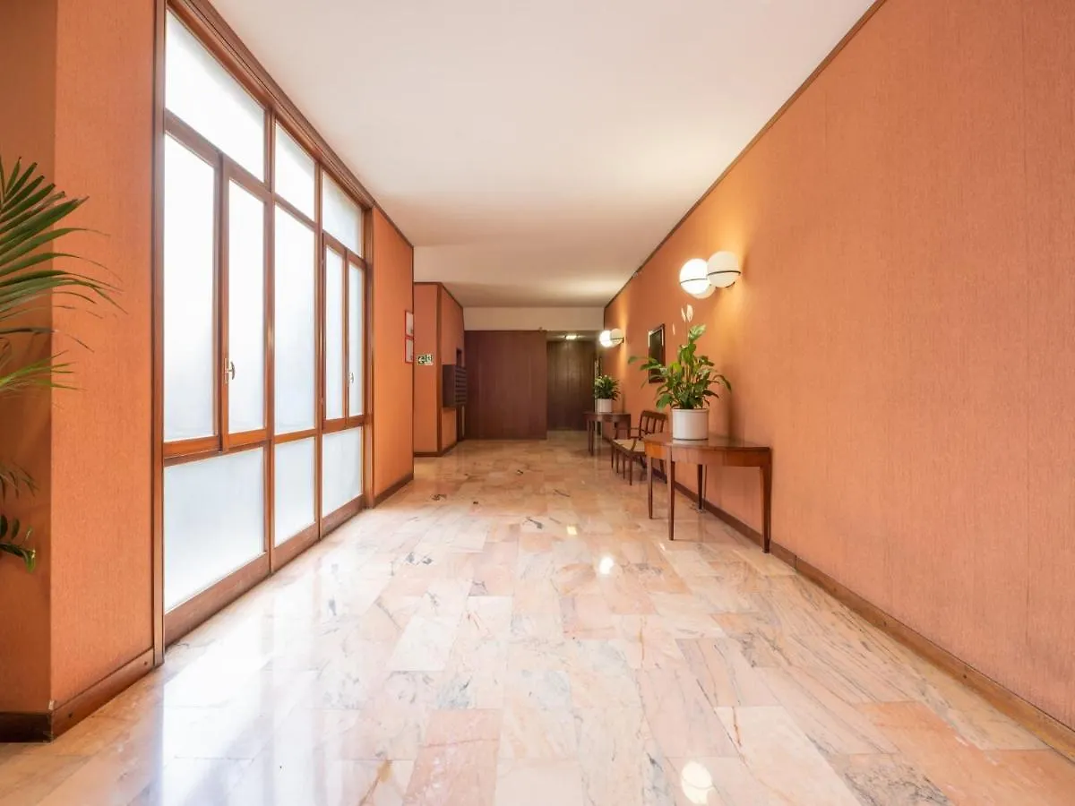 The Best Rent - Comfortable One Bedroom Apartment In Milan Downtown 0*,  Italy