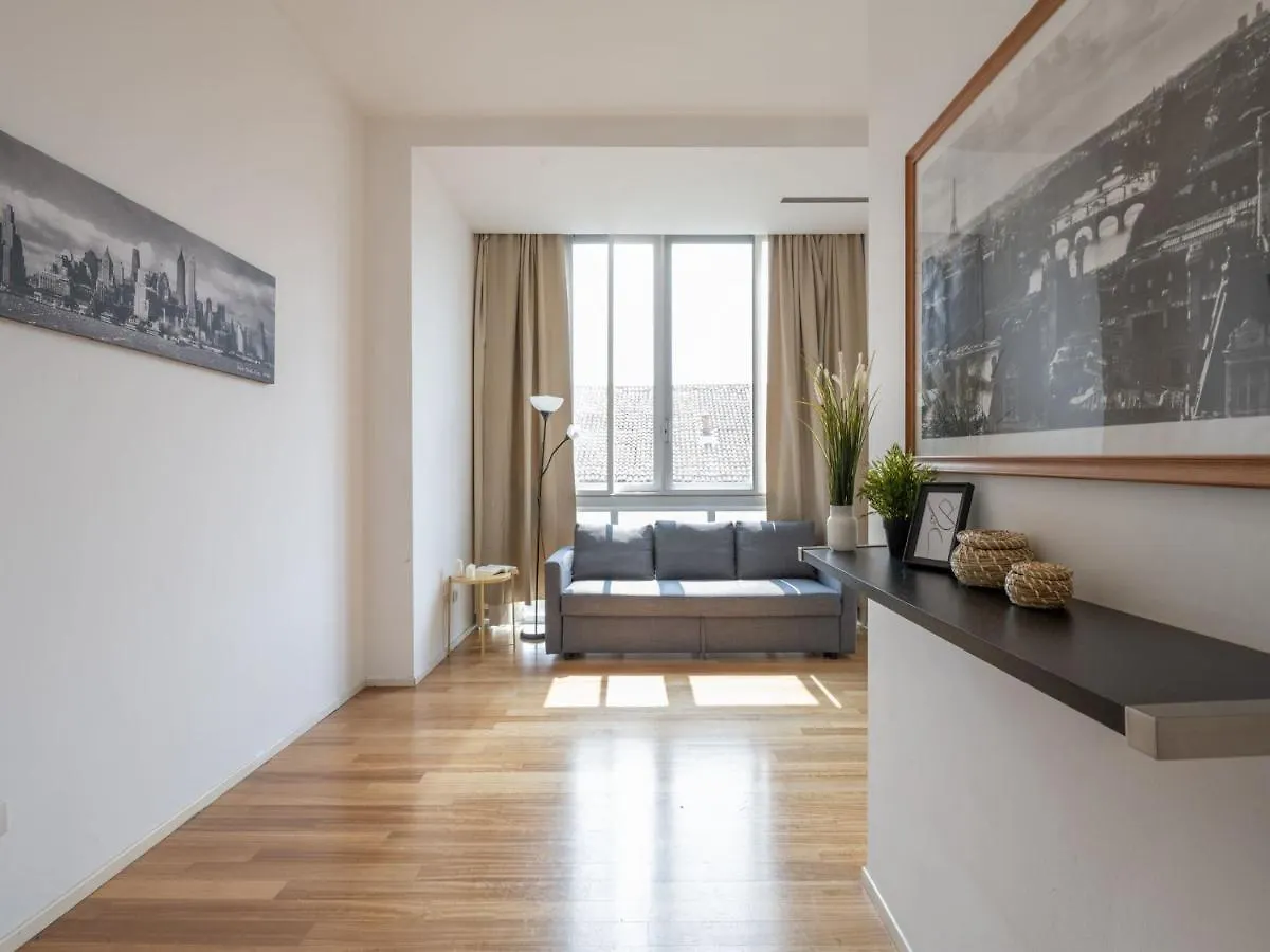 The Best Rent - Comfortable One Bedroom Apartment In Milan Downtown